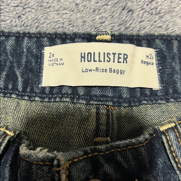 brand new women’s hollister low rise baggy jeans dark blue wash - Picture 2 of 4